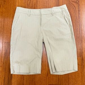 Gap Bermuda shorts - tan pinstripe
